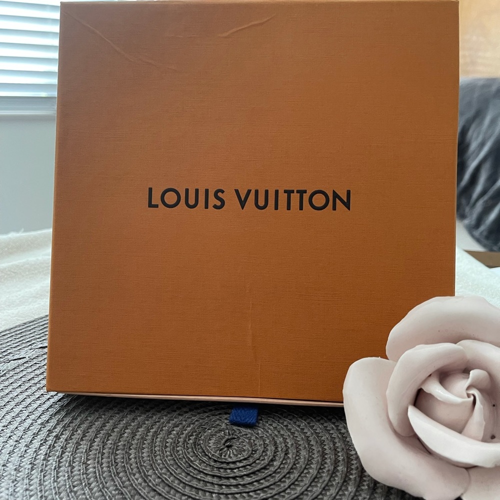 Louis Vuitton box